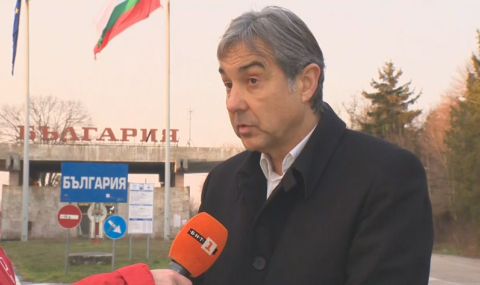 Пристигнаха първите два автобуса с българи от Украйна