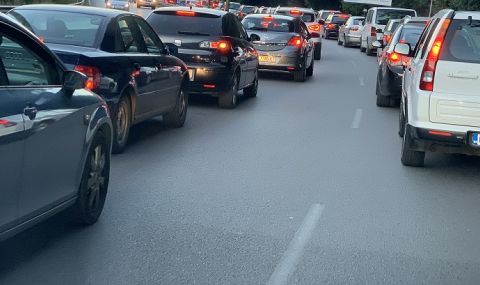 Ограничено е движението на АМ „Тракия” в района на Ихтиман