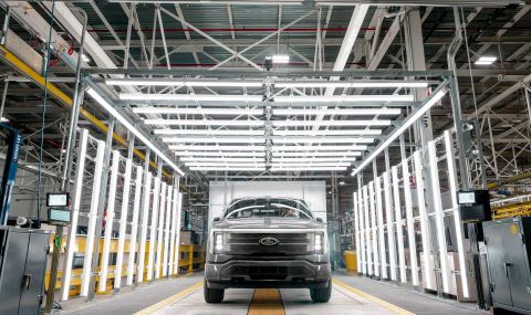 Tesla постави началото, а сега Ford продължава (ВИДЕО)