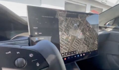 Собственик на Tesla се похвали с интересна функция, която скоро може да стане серийна (ВИДЕО)