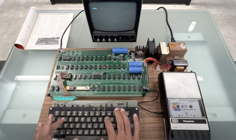 Продават един от първите компютри на Apple