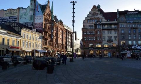 Технологични кофи за боклук издават сексуални стонове (ВИДЕО)