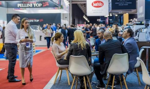 Компании от три континента с щандове на Международните хранителни изложения