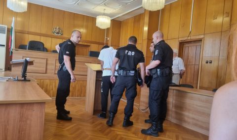 Омар, шофирал автобуса, убил двамата полицаи: Имах нужда от пари, за да дойдат родителите ми в България