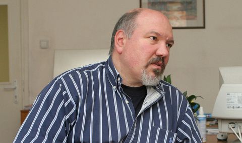 Проф. Маринов: Не вярвам Радев да си играе на Lego с партиите
