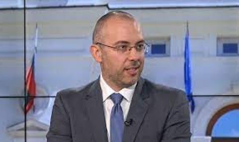 Икономист: Парадоксално е, че в добра година имаме по-голям бюджетен дефицит