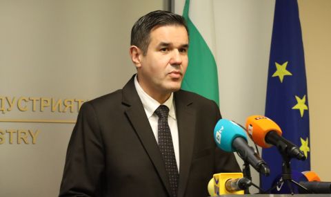 Никола Стоянов: Военните ни заводи са натоварени, не могат да произвеждат за Украйна