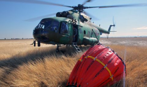 Продължава гасенето на пожара на българо-гръцката граница