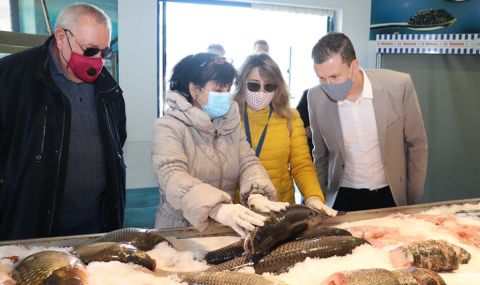 Започват масови проверки на пазара в навечерието на Никулден