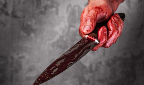 Мъж намушка с нож полицай в София