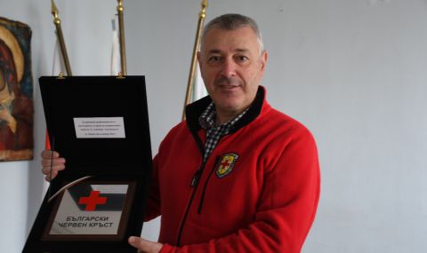 Шефът на ПСС Емил Нешев: Разполагаме с 530 лицензирани спасители, само 47 са щатни. Останалите са доброволци