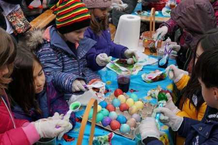 На Велики четвъртък се боядисват великденските яйца