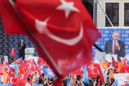 Трима кандидати за президент на Турция участват на изборите в неделя