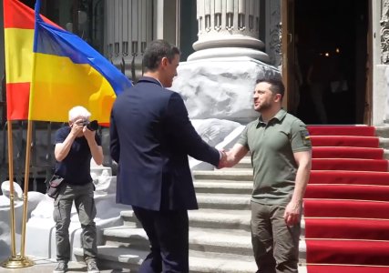 Испанският премиер от Киев: Украйна има подкрепа за членство в ЕС