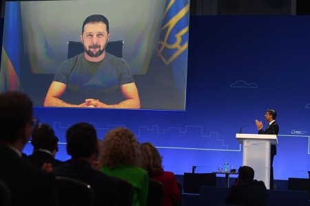 Зеленски пристигна в Прага за подкрепа преди срещата на върха на НАТО