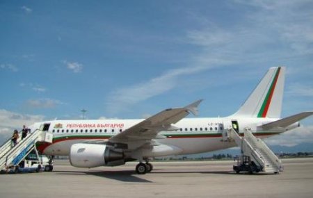 Правителственият самолет се завърна от Тел Авив с десетки българи