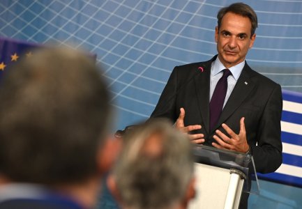 Консерваторите на Мицотакис спечелиха местния вот, но загубиха в Атина и Солун