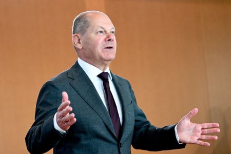 Шолц призова Путин да изтегли руските войски от Украйна