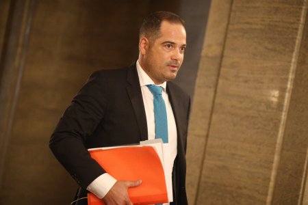 Кирил Петков ме номинира за министър, той направи опит за вмешателство в работата ми