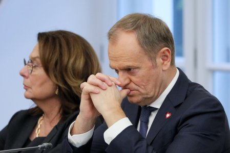 Туск не изключи временно затваряне на полската граница за търговия с Украйна