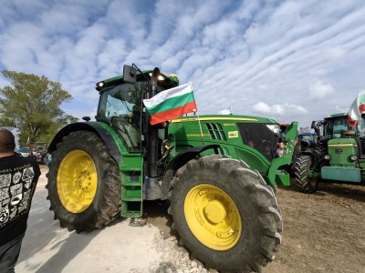 Земеделски производители блокират пътища в цялата страна