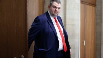 Кризата с тока и реакциите на държавата: както каже Пеевски?