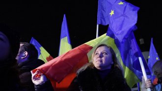 Конституционният съд на Румъния анулира първия тур на президентските избори заради руската намеса (Обновена)