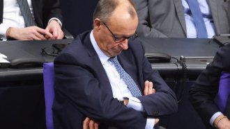 Скандал в Германия: За първи път в следвоенната история мнозинство беше постигнато с подкрепата на крайната десница