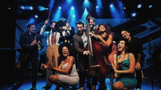 Mузикалната машина на времето Postmodern Jukebox започват турнето си в Европа от България