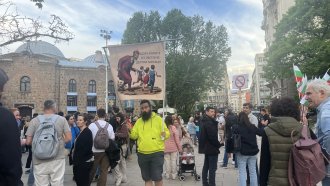 „Училището не е църква“: Граждани искат реформи, не религия в училище (обновена)