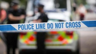 Поне 8 ранени, след като автомобил се вряза в хора на спирка в Щутгарт