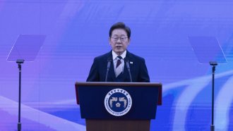 Либерал спечели президентските избори в Южна Корея