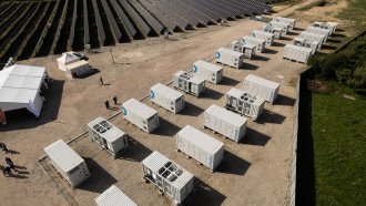 От реактивност към контрол: Как новите енергийни модели помагат на бизнеса да спести