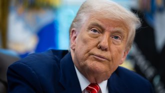 Тръмп обяви ядрените обекти на Иран за унищожени, разузнаването твърди друго