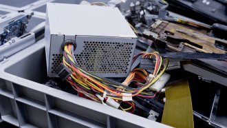 Непрозрачният бизнес с електронни отпадъци и безхаберието на държавата