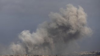 Поне 56 палестинци са убити при израелски удари в ивицата Газа