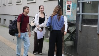 „Не знаем с какви оценки завършват децата ни“ или елекронните дневници на МОН