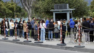 В САЩ започват проверки на над 55 млн. валидни визи