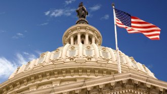 Конгресът не постигна сделка, правителството на САЩ спря работа