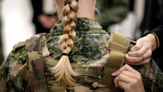 Гърция въвежда доброволна военна служба за жени