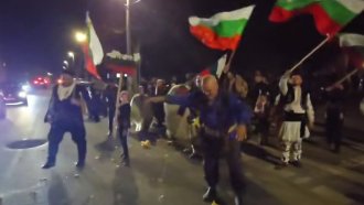 Кв. „Струмско“ излезе с най-добрия маскарад за Хелоуин, защото е против Хелоуин (видео)