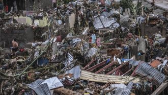 Извънредно положение във Филипините, след като тайфун отне живота на 114 души