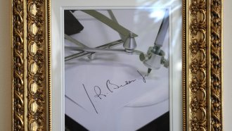 Тръмп отмени подписаното с автописалка от Байдън