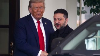 Зеленски може да пътува до Вашингтон заради актуализирания план за мир