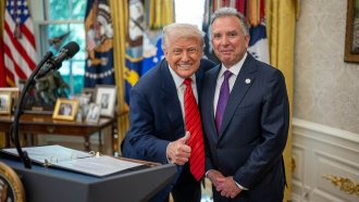 Зеленски ще обсъди с Тръмп „съществените предложения, способни да доближат истинския мир с Русия“