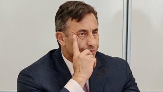 Шефът на НАП е всесилният особен управител на „Лукойл“