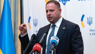 Корупционен скандал: Началникът на канцеларията на Зеленски Андрий Ермак подаде оставка