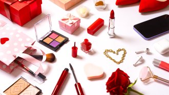 Достъпният лукс и натуралната козметика носят милиарди обороти