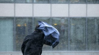 Жълт код за значителни валежи в 16 области на страната