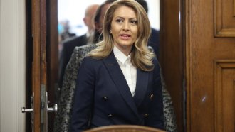 Йотова се среща с Рая Назарян в търсене на служебен премиер